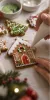 Terülőmázzal díszített mézeskalács-ház – mézeskalács díszítő workshop Budapest