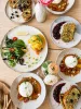 Brunch asztal: Eggs Benedict, burrata és pisztáciás briós French toast – Mimóza Brunch főzőtanfolyam